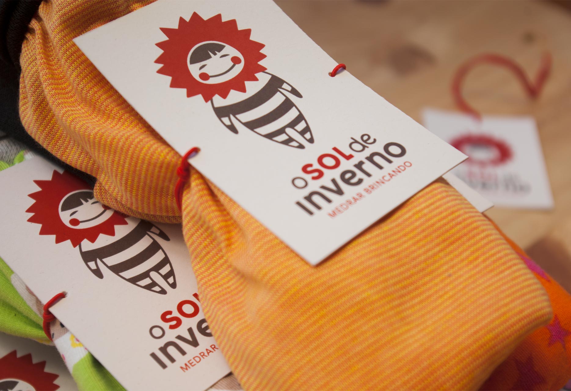 Diseño de marca infantil artesana O sol de inverno - diseño web / identidad corporativa / ilustración / packaging - 2015